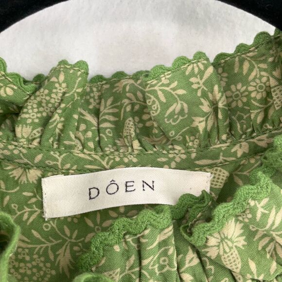 Doen Green Floral Button Front Ruffle Trim Short Sleeve Dauphine Blouse XS - Picture 4 of 12
